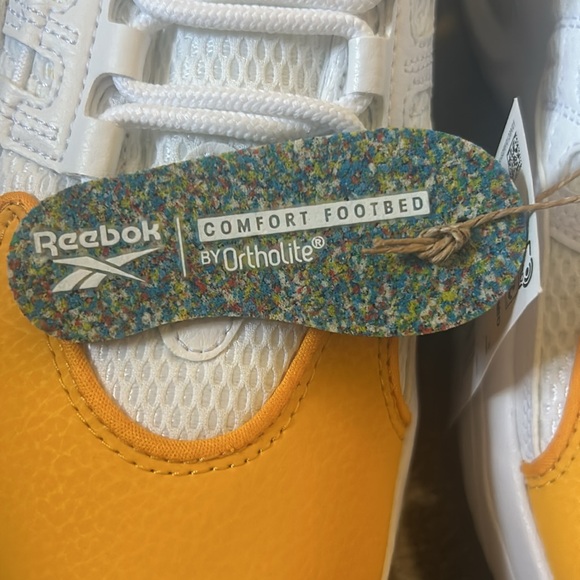 Reebok - Picture 5 of 9